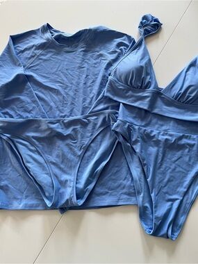Aerie 4 piece Rash Guard Set